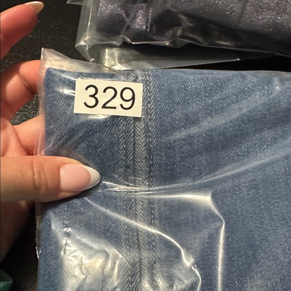 Alice + Olivia Julietta Denim Midi-Dress/Size 6 - Picture 12 of 12